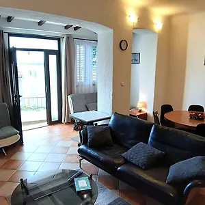  Apartman Vuzar
